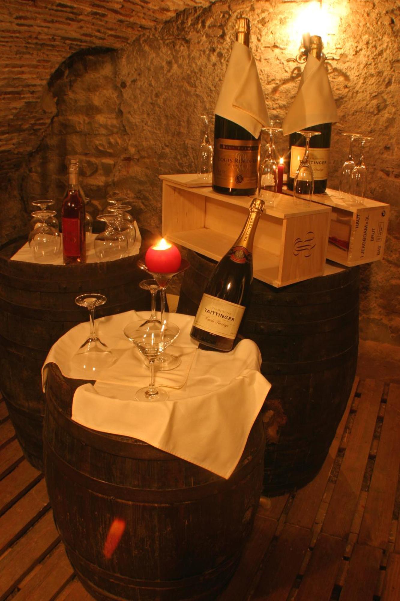 Le Clos De Bourgogne Moulins  Eksteriør billede
